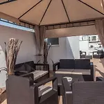 Gotoseville Feria Apartments